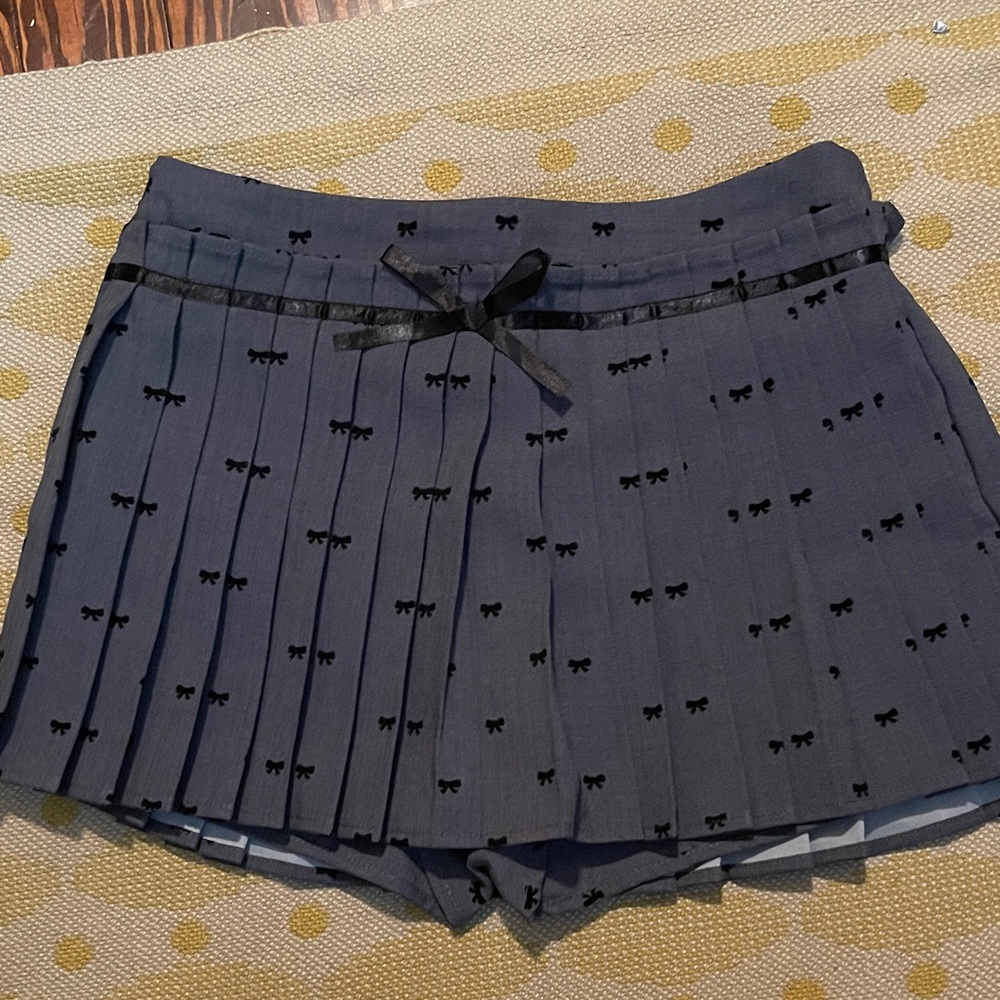 Pleated Gray skort skirt Black Bow Accents